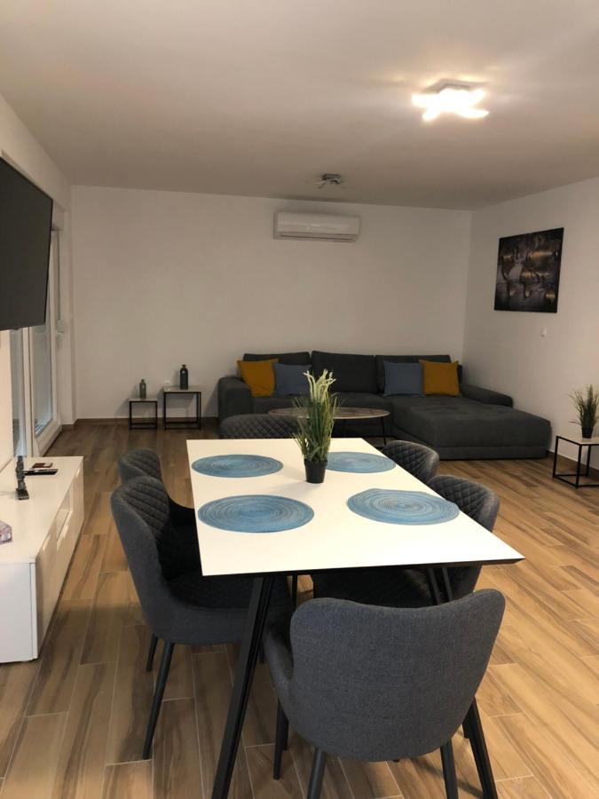 Adria-Appartment-Island-Vir #Sea #Beach #Wifi #Privateparking #Netflix Bagian luar foto