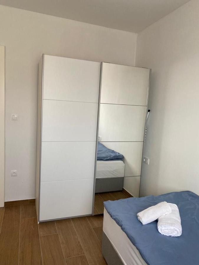Adria-Appartment-Island-Vir #Sea #Beach #Wifi #Privateparking #Netflix Bagian luar foto